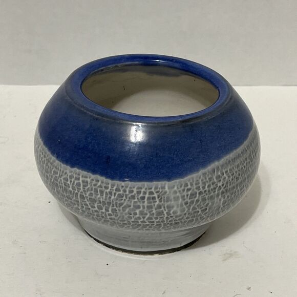 Beautiful Studio Pottery Pot Planter Vase Blue Crackle Glaze Beach Signed VM - Picture 4 of 7
